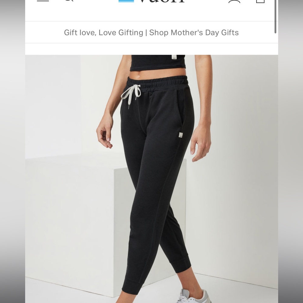Vuori Women's DreamKnit™ Performance Joggers